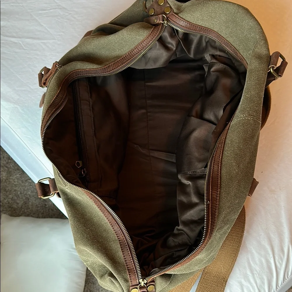 Westminster Kennel Club Olive Green Canvas Weekender Duffle Bag - Picture 6 of 6